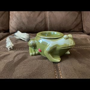 Pink Zebra,”Freddy Frog” simmer pot, EUC